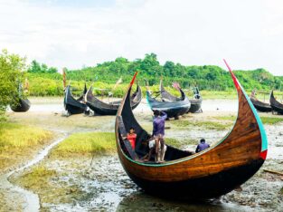 learn how the moon shaped oceangoing wooden fishing boats are made around cox's bazar