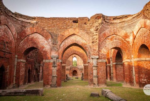 Remains for beautiful Darasbari Mosque in Chapainawabgonj