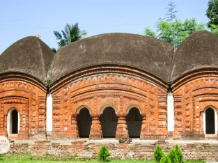 Do Chala Chhota Ahnik Temple in puthia