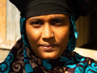 meeting the Traditional muslim women in Bangladesh