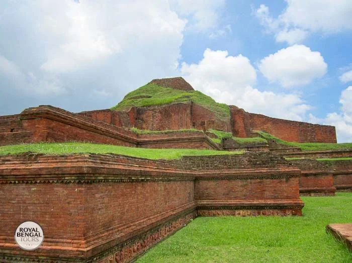 Central stupa of Somapura Mahavihara Buddhist monastery complex, an 8th-century Buddhist monument