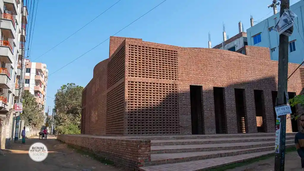baitur rouf mosque in dhaka