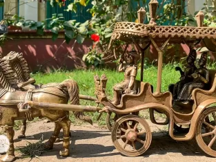 beautiful horse carriage made by bangladeshi brass metal artisan