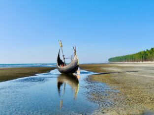 cruise on the bay of bengal bay moon shape wooden fishing boat in cox's Bazar