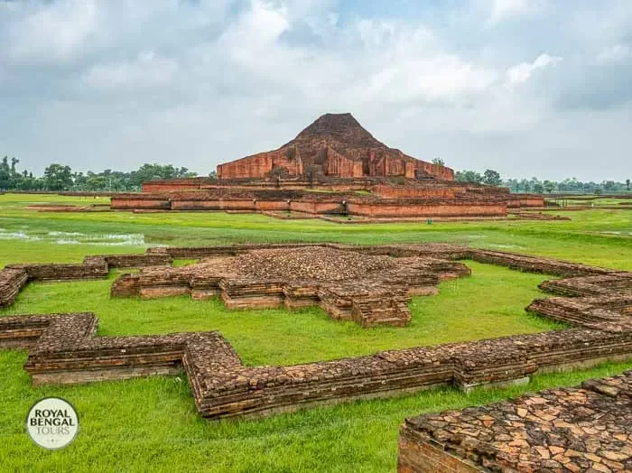 View of temples and僧房 (sōng fáng - monk residences) inside the Somapura Mahavihara Buddhist monastery complex