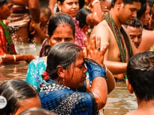 Holy bath of Hindu pilgrims in Bangladesh