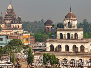 Historical Hindu structures in Puthia