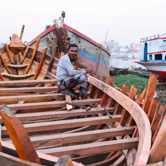 country boat building in old dhaka