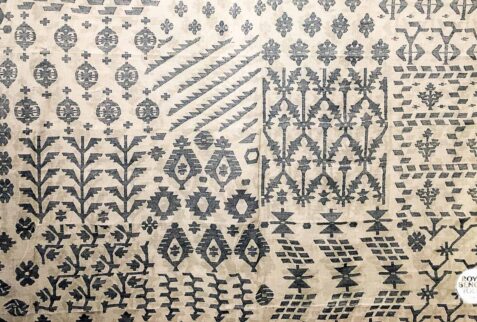 traditionally handwoven famous Dhakai Jamdani saree