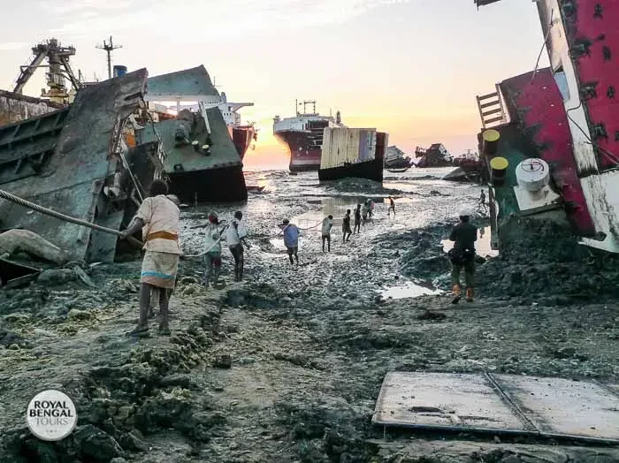 World largest shipbreaking yards in chittagong