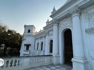 Architecture of Tajhat palace reflects Hindu and Islamic influences