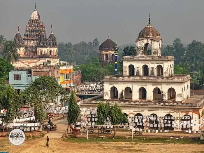 largest dol mandav temple is located in puthia rajshahi