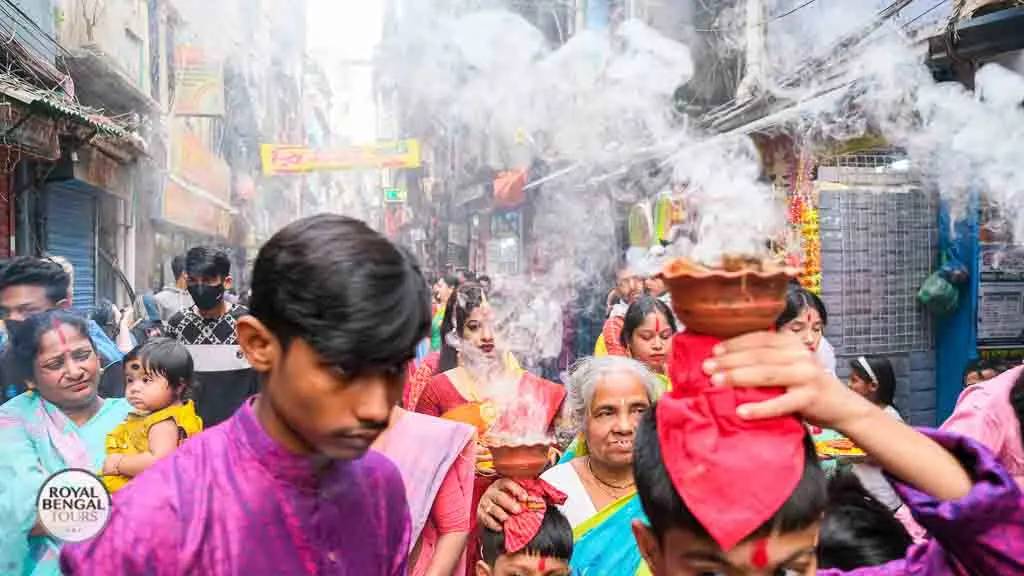 Discover the Hidden Backstreets of Old Dhaka with royal bengal tours